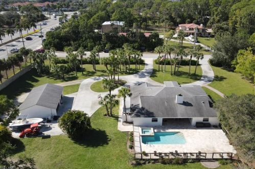 2960 70 St, Naples FL 34105-7219 exterior