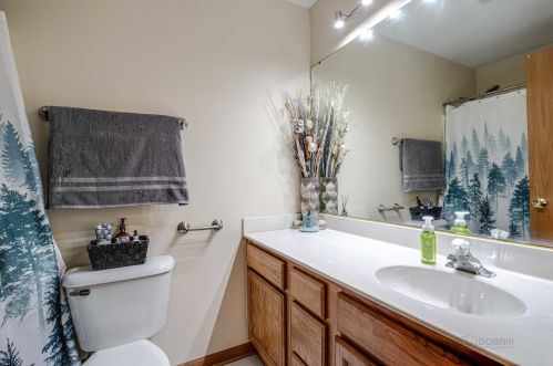 8520 Acorn Path, Bull Valley IL 60097-8866 exterior