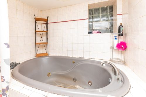 2718 Campbell Ave, Chicago IL 60647-1923 exterior