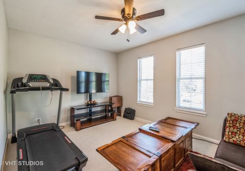 6943 East End Ave, Chicago IL  60649-1421 exterior