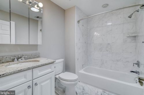 2518 Delancey St, Philadelphia PA 19103-6409 exterior