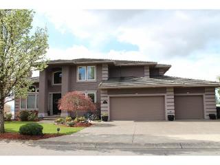 8124 Blue Pointe Ln, Portland, OR 97229-9111