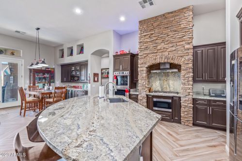 10210 18th Ave, Phoenix AZ  85041-9118 exterior