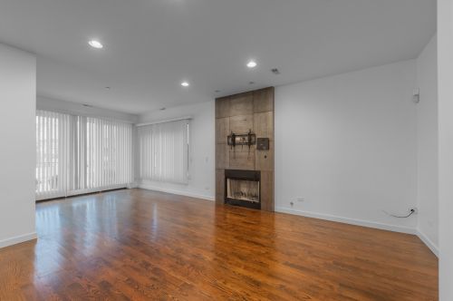 7539 Fullerton Ave, Chicago, IL 60707-2548