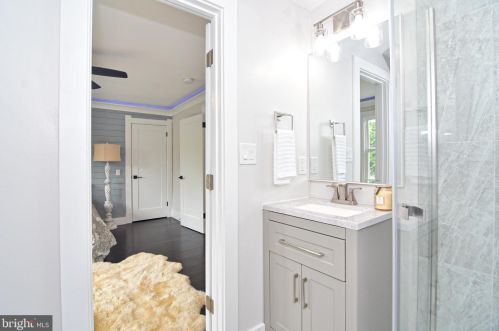 2911 17th St, Washington DC  20018-1825 exterior