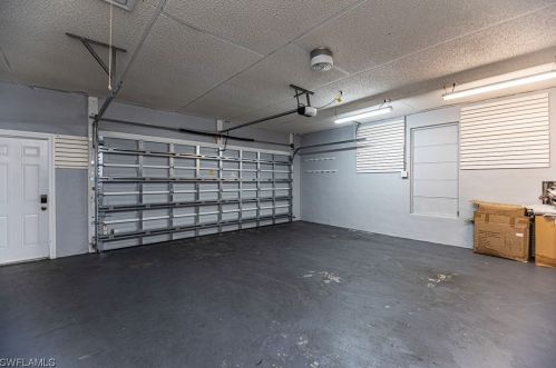 155 Old Tamiami Trl, Naples FL 34110-1170 exterior