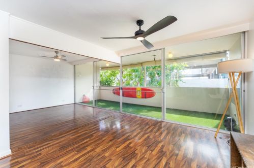 1423 Emerson St, Honolulu, HI 96813-2128