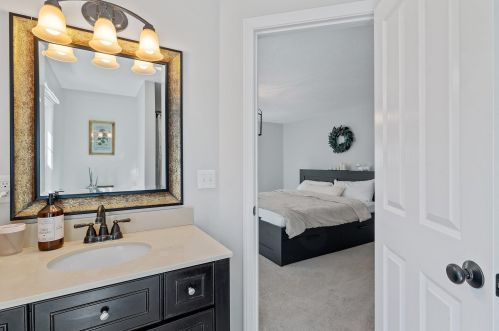 5 Spillway Ln, Concord NH 03301-8303 exterior