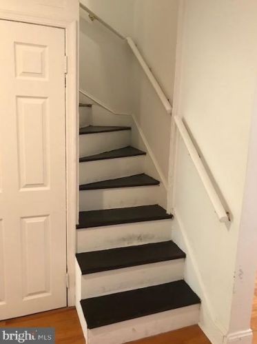 1130 Alder St, Philadelphia PA  19147-4611 exterior