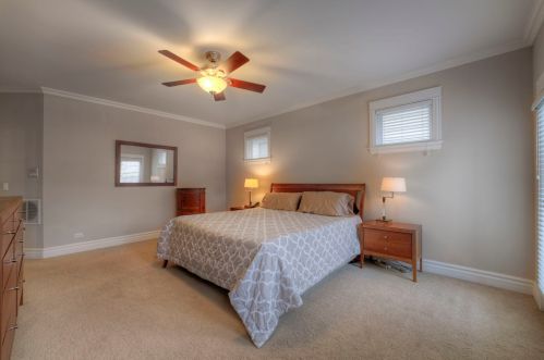 4340 Mozart St, Chicago IL 60618-1528 exterior