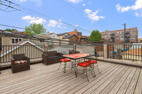 1523 School St, Chicago IL 60657-2121 exterior