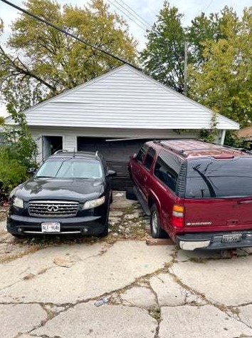 3975 71st St, Milwaukee WI 53220-2301 exterior