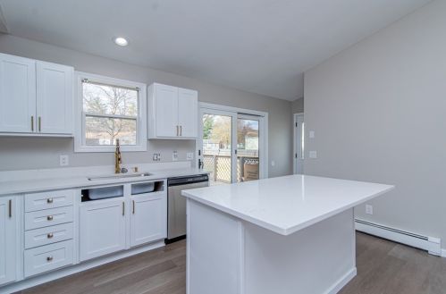 105 Joan St, Springfield MA  01129-1533 exterior