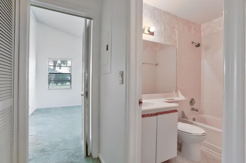 5873 Parkwalk Dr, Boynton Beach FL 33472-2322 exterior