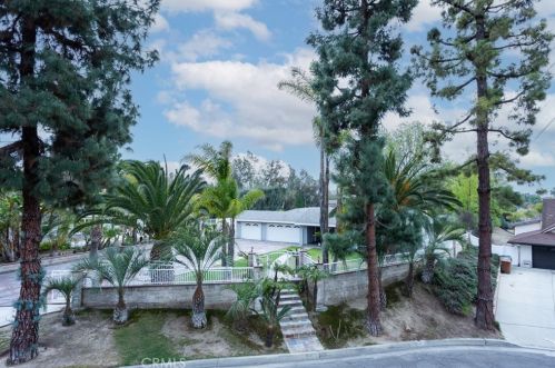 1910 Domingo Rd, Fullerton, CA 92835-3411