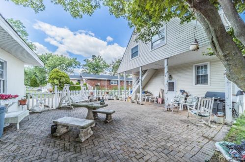 59 Howell Ave, Perth Amboy NJ 08863-1445 exterior