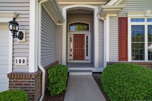 100 Country Club Dr, Seymour, CT 06478-1189