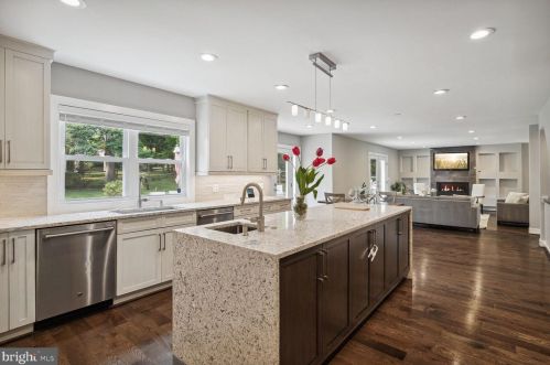 8819 Victory Ln, Rockville MD 20854-3643 exterior