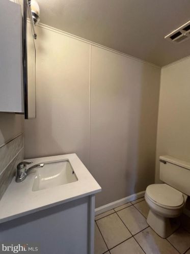 4814 Broad St, Philadelphia PA 19146-2203 exterior