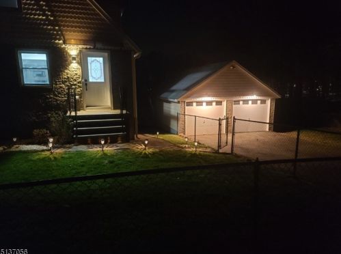 49 Woodland Ave, Whippany NJ  07981-1121 exterior