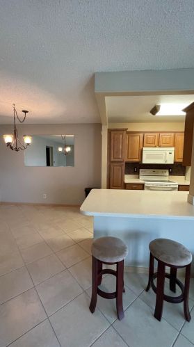 908 Savannas Pt, Fort Pierce FL 34982-6785 exterior