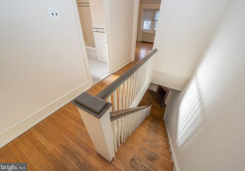 15 Chatham Rd, Ardmore PA 19003-3203 exterior