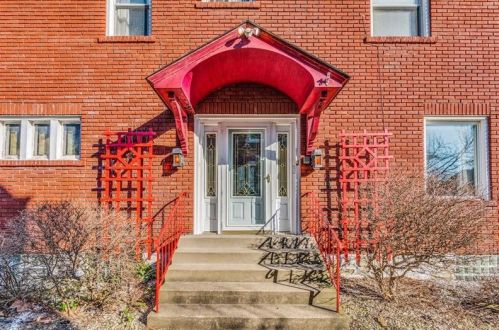 6361 Burchfield Ave, Pittsburgh, PA 15217-2732