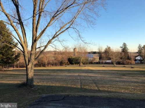 415 Bollinger Rd, Littlestown PA 17340-9121 exterior