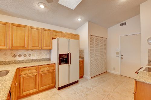 9783 Harbour Lk Cir, Boynton Beach FL 33437-3815 exterior