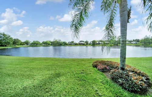 345 Bentley Cir, Fort Pierce FL  34986-2477 exterior