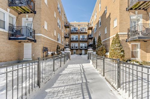 4910 Drake Ave, Chicago, IL 60625-5616