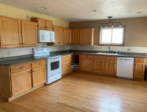 503 Marshall St, Canton, WI 54868-1570