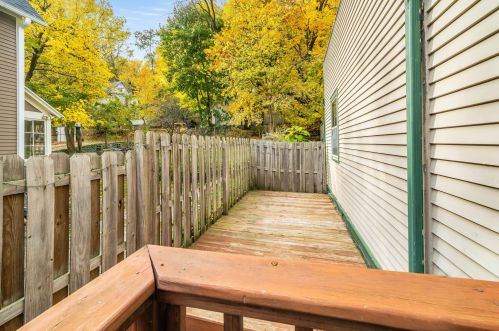 910 Davis St, Kalamazoo MI 49008-1195 exterior