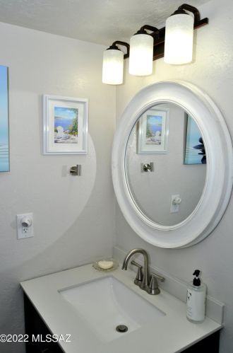 3231 Champlain Ave, Tucson AZ  85730-1942 exterior