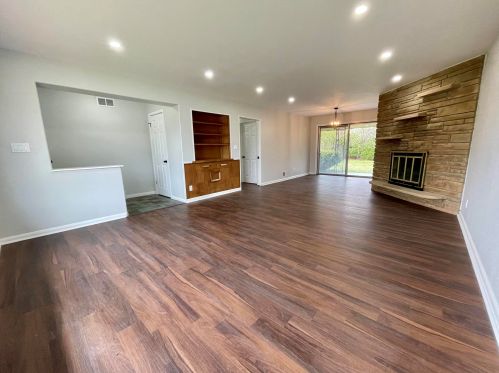 8959 Mohawk Rd, Milwaukee WI  53217-1741 exterior