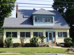 451 Crafts St, Newton, MA 02465-1735