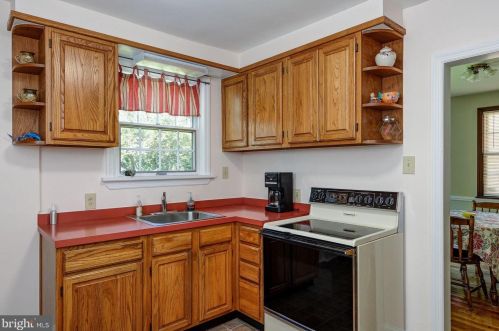 126 Homestead Ave, Tavistock NJ 08033-2732 exterior