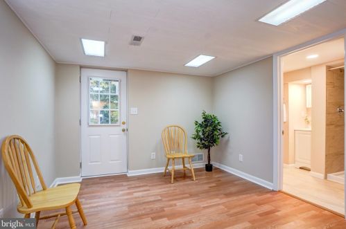 102 Mannakee St, Rockville MD 20850-1914 exterior