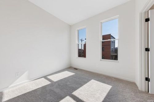 2867 Indiana Ave, Saint Louis MO 63118-2506 exterior