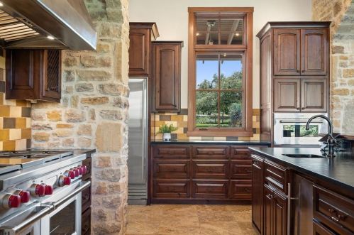 17837 Flagler Dr, Austin TX 78738-7630 exterior