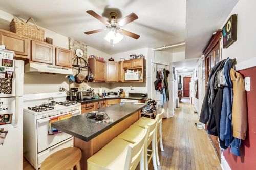 3315 Oakley Ave, Chicago IL 60618-6207 exterior