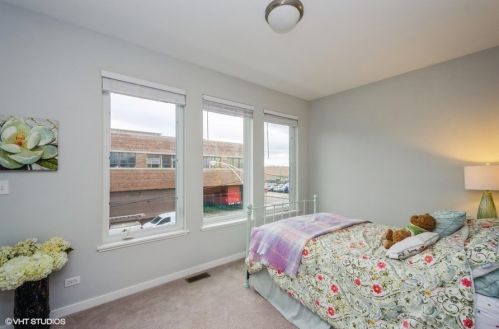 1906 Springfield Ave, Chicago IL 60647-2463 exterior