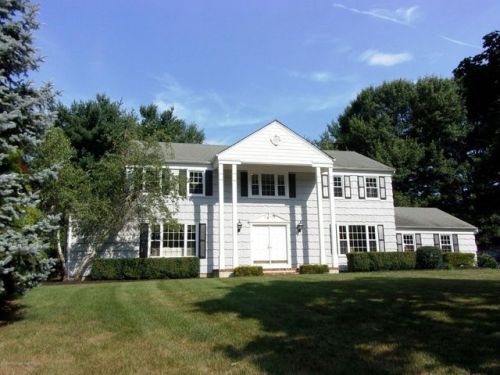 112 Mccutcheon Ct, Middletown, NJ 07748-3300