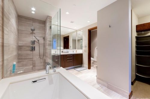 1555 Kapiolani Blvd, Honolulu HI 96814-4553 exterior