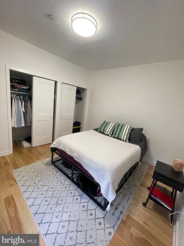 924 15 St, Philadelphia PA 19146-2141 exterior