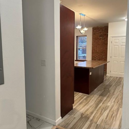 23 Babcock St, Hartford CT 06106-1303 exterior