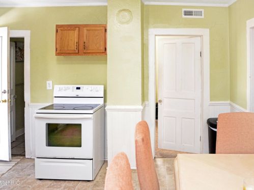 940 Mcreynolds Ave, Grand Rapids MI 49504-4439 exterior