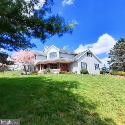 712 Centerfield Dr, Primrose, PA 17901-8771