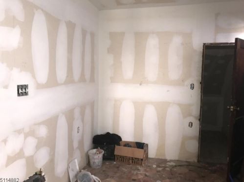 194 Wainwright St, Newark NJ 07112-1226 exterior