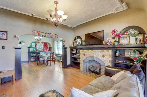 2106 34, Milwaukee WI 53215-2301 exterior